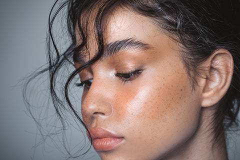 How to create a dewy makeup look that lasts all day